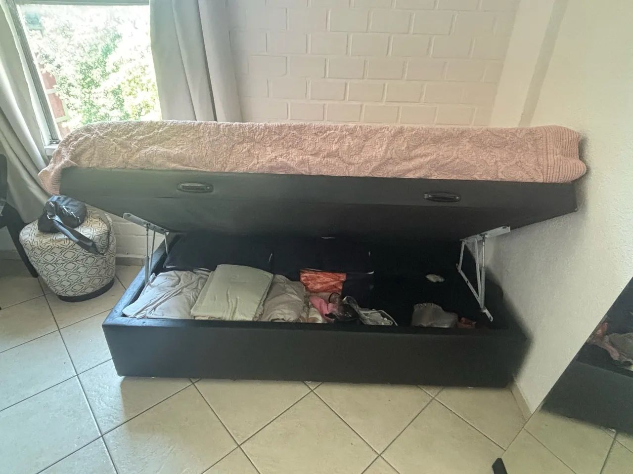Vendo Cama box baú solteiro  - Foto 2