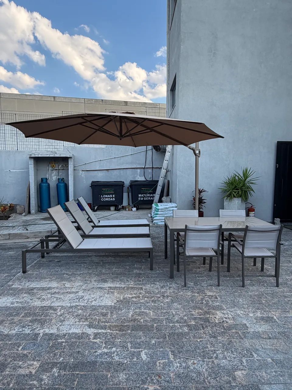 Mesa de Jardim Retangular em Alumínio e Vidro Marrom Lyra acompanha 4 cadeiras  - Foto 5