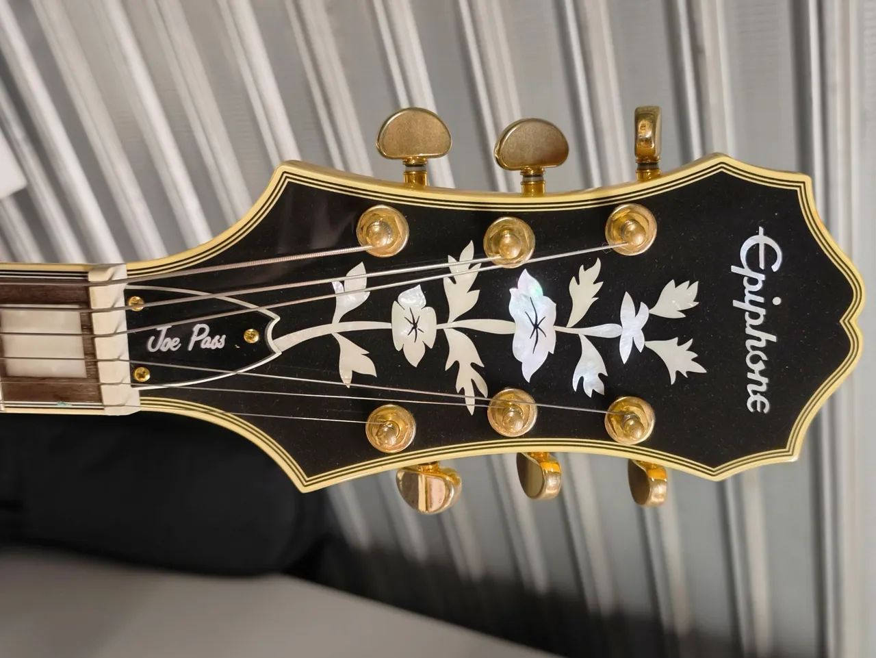 Guitarra Epiphone Joe Pass Emperor II com case impecável  - Foto 5