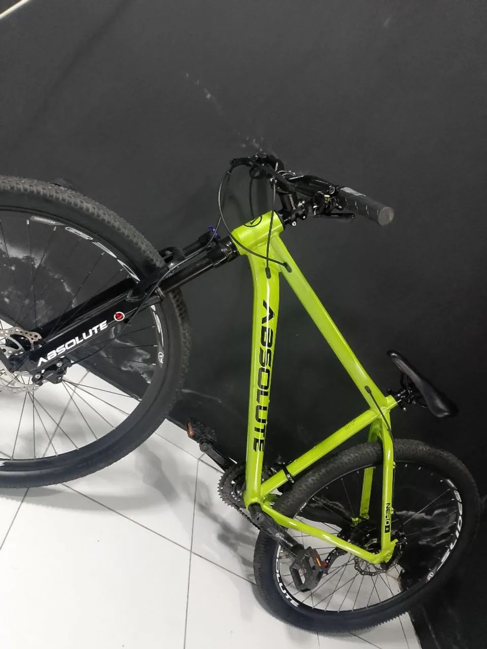 Bicicleta Absolut Freio Hidráulico, Semi-nova