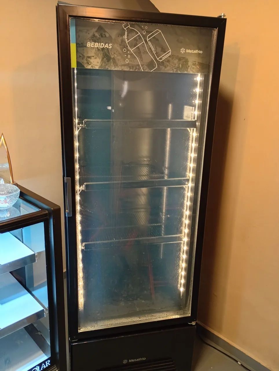 REFRIGERADOR VITRINE METALFRIO 400 LITROS  NA GARANTIA 04 MESES DE USO.