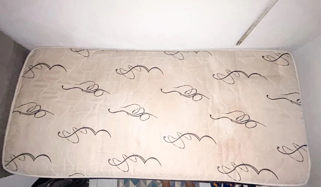 Vendo cama box conjugada de solteiro + colchão de brinde  - Foto 3