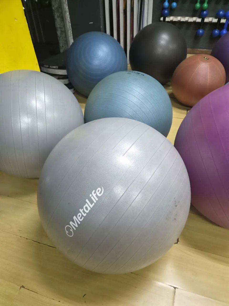 BOLAS SUIÇAS    + de 10. 