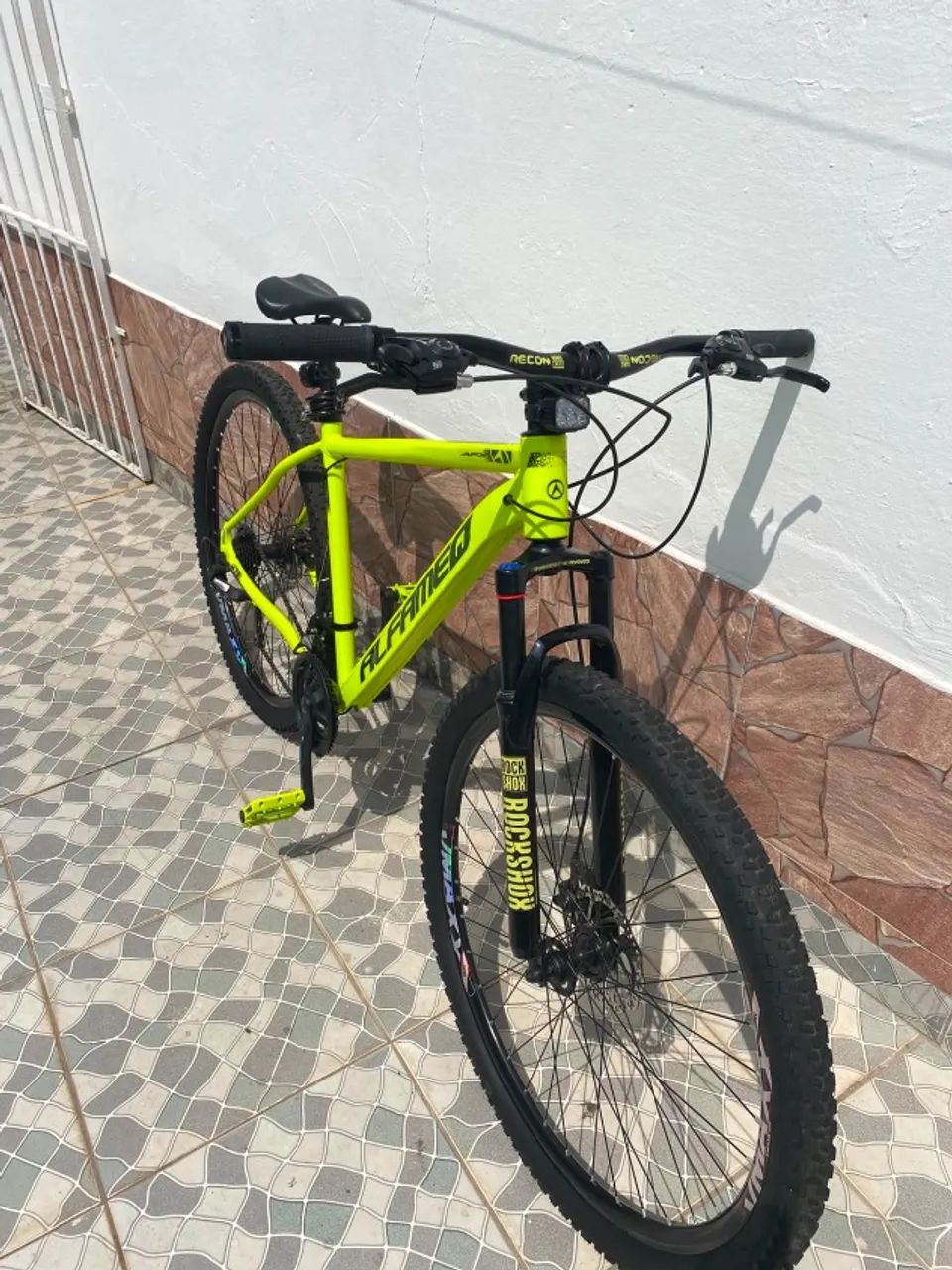 MOUNTAIN BIKE 9V ARO 29 - À VENDA - Foto 2