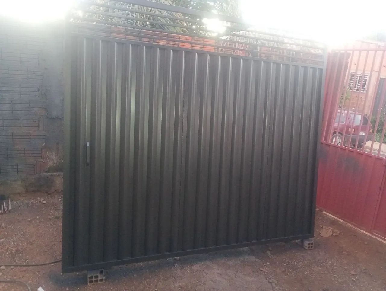 Portão fechado entregamos somente em várzea grande  - Foto 2