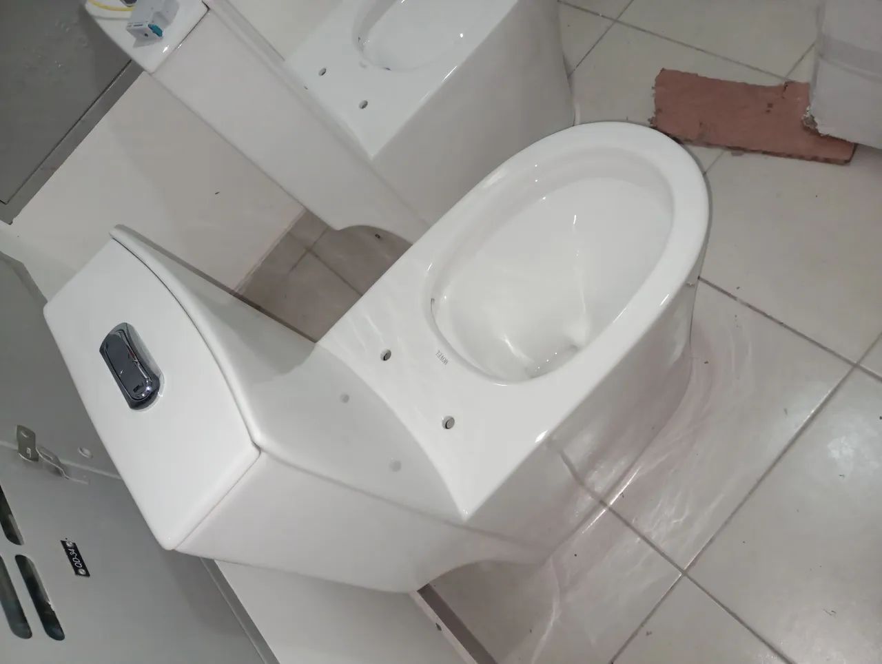 Vaso sanitario com caixa acoplada - Foto 3