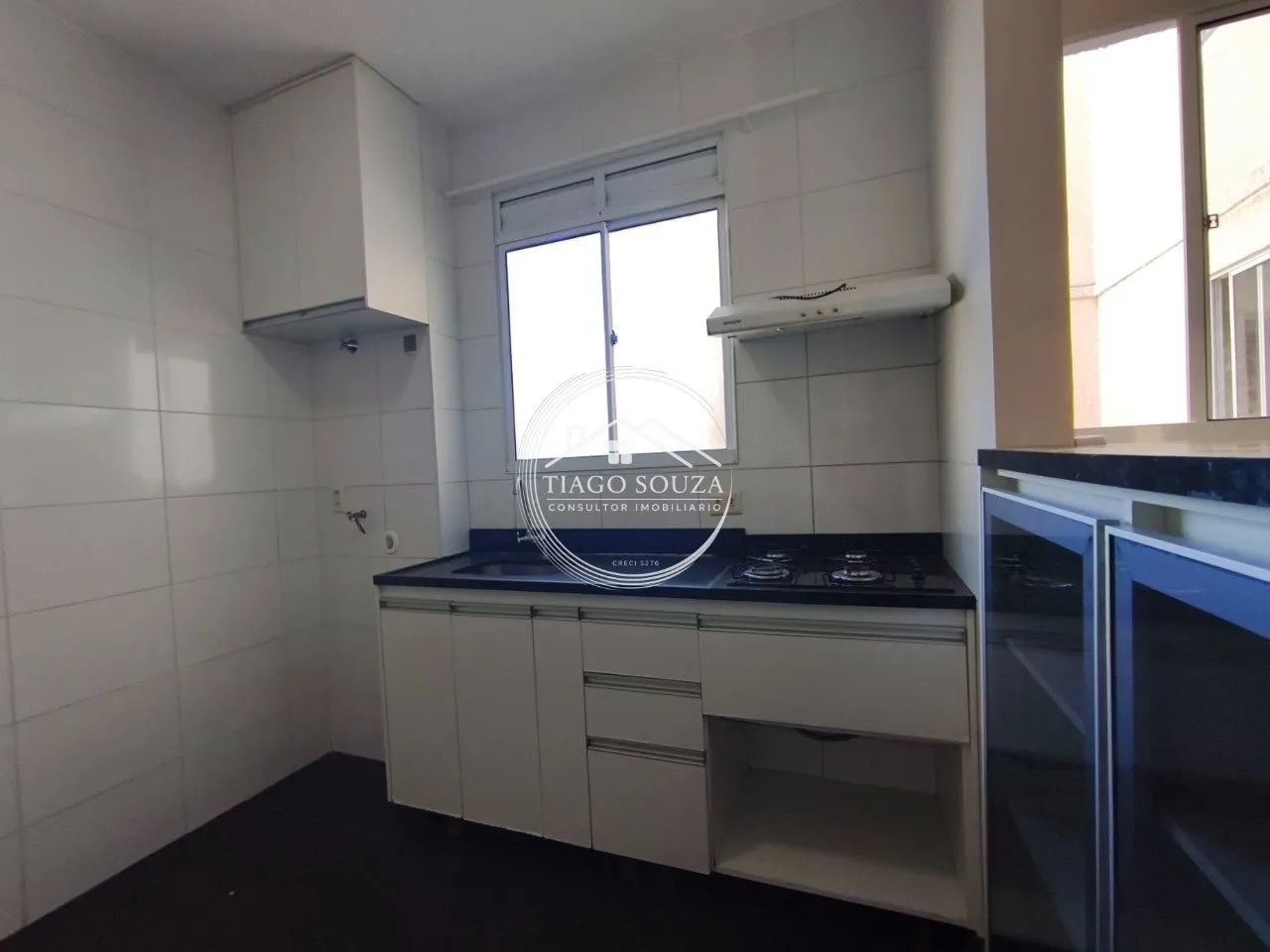Aluga se Apartamento Semi Mobiliado no Centro - Foto 2
