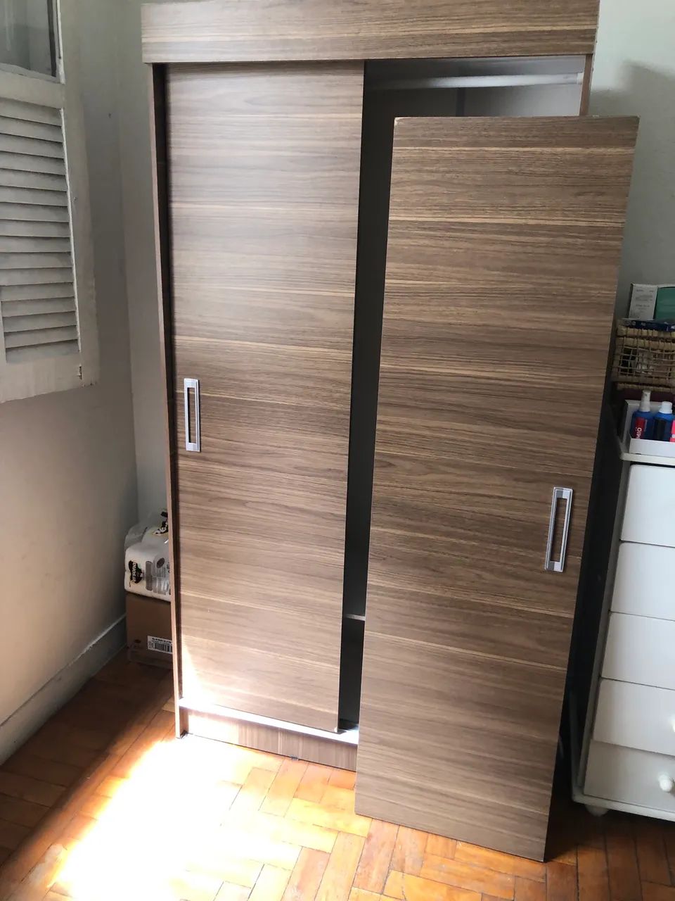 Guarda roupa pequeno barato