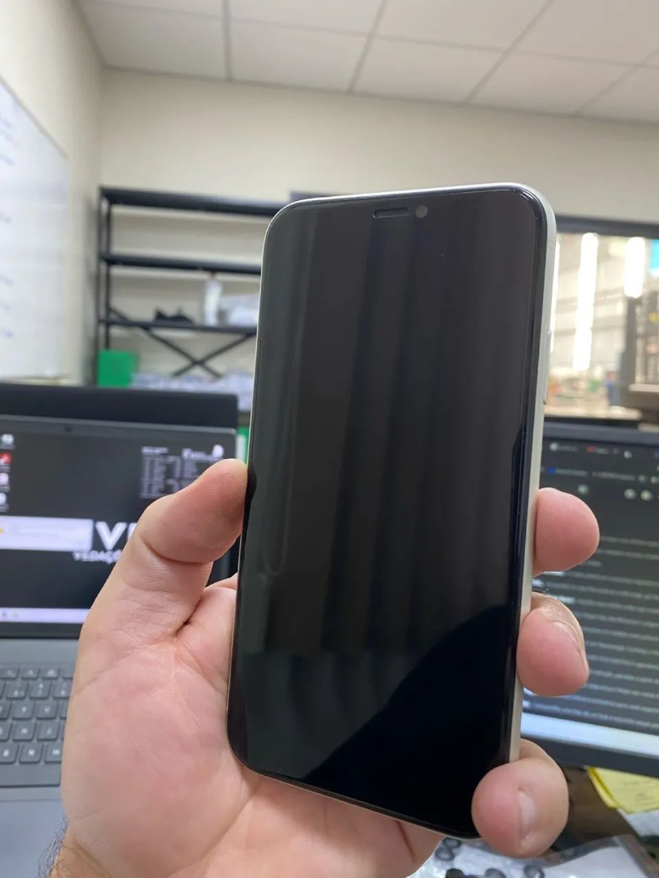 iPhone 11 branco 64gb impecável  - Foto 2