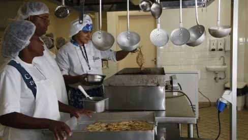 Auxiliar de Cozinha - Buffet Eventos - Foto 3