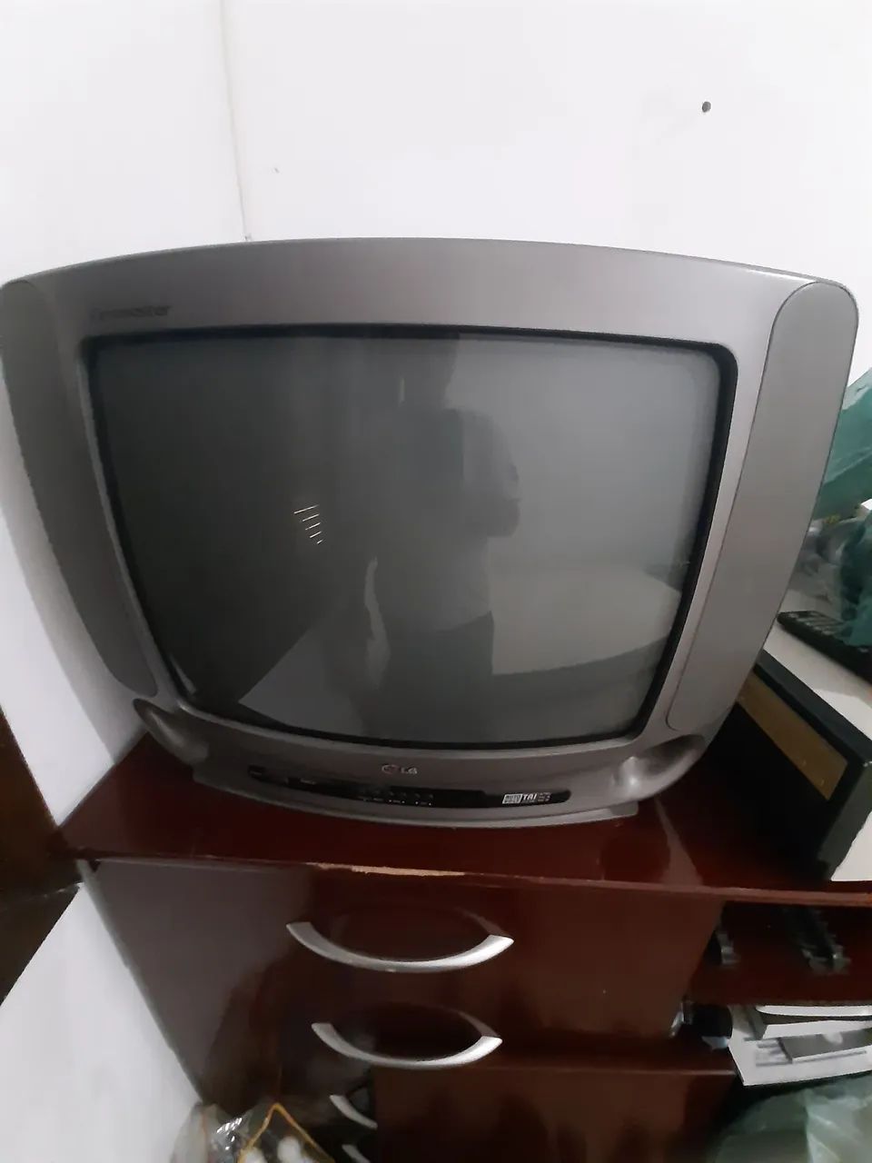 TV LG 20 POLEGADAS TUBO COM CONVERSOR DIGITAL. 