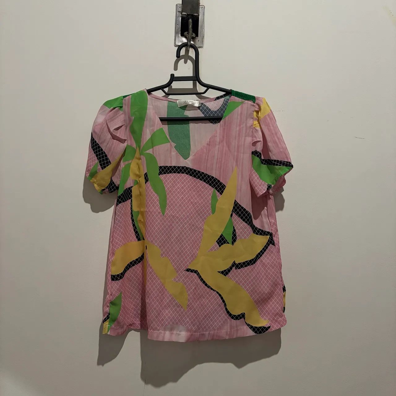 blusa estampada decote V (nova) - Foto 3