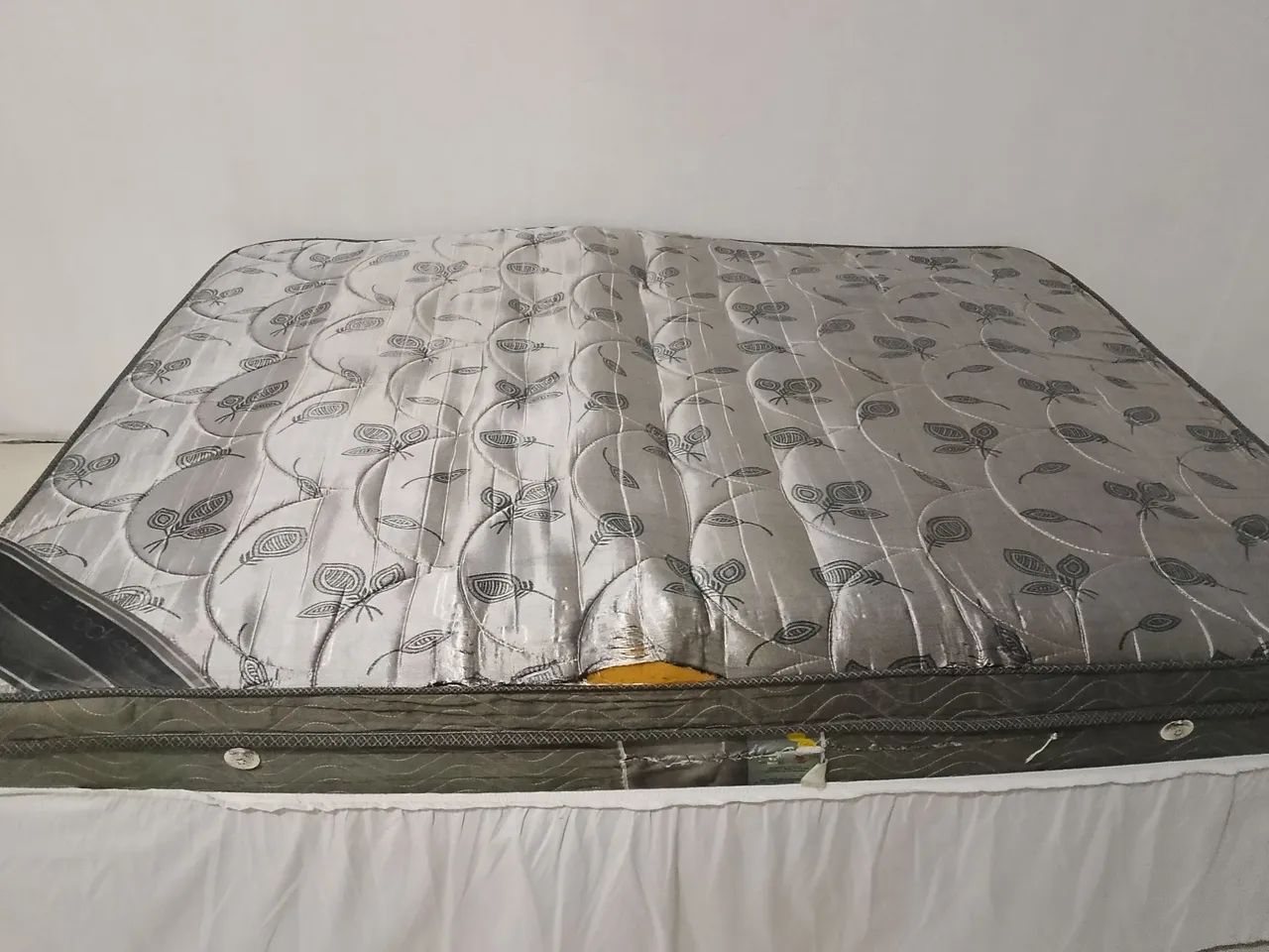 Vendo cama box de casal  - Foto 3