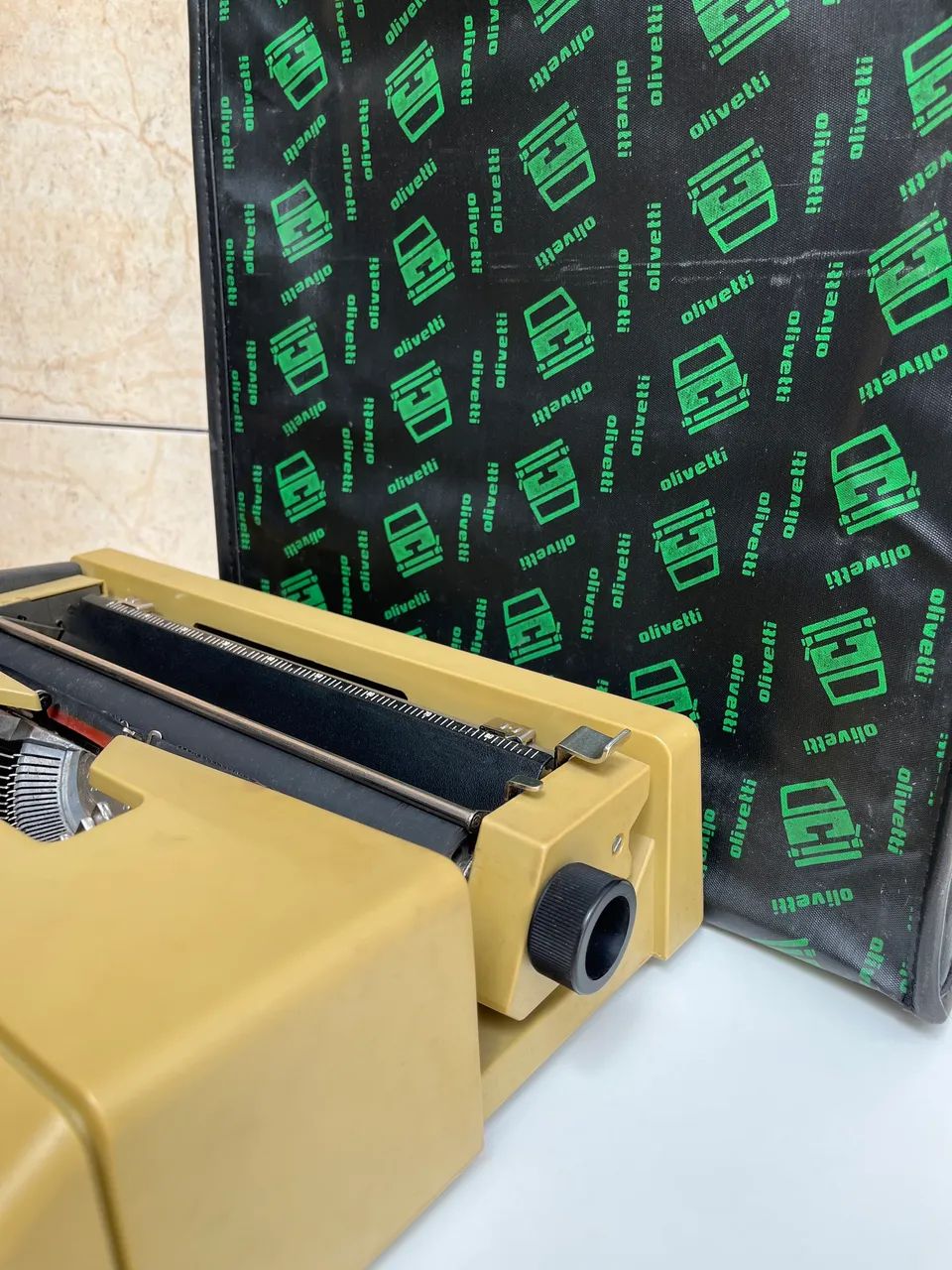 Máquina de escrever - Olivetti  - Foto 3