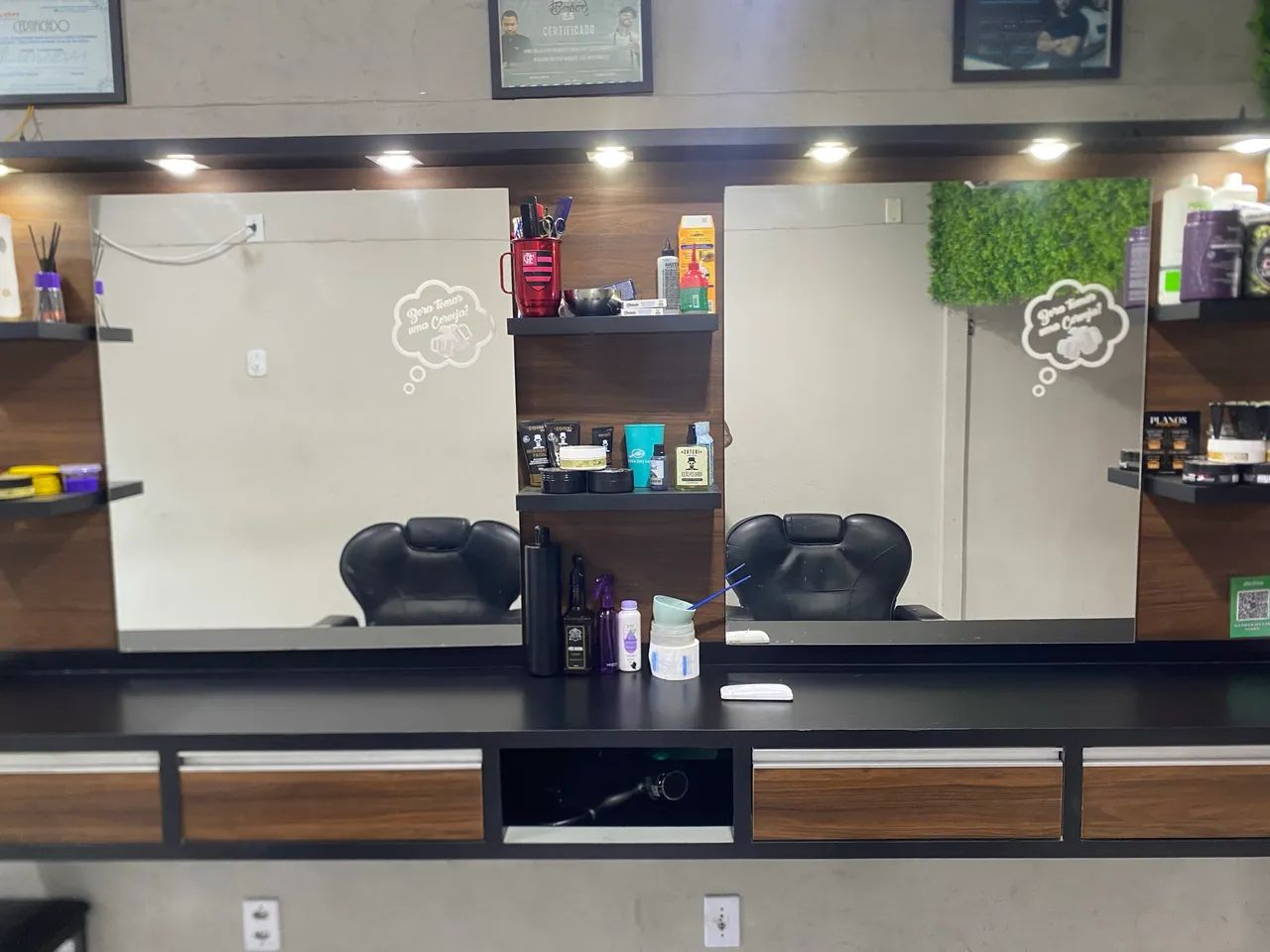 Vendo cadeira e bancada para barbearia  - Foto 4