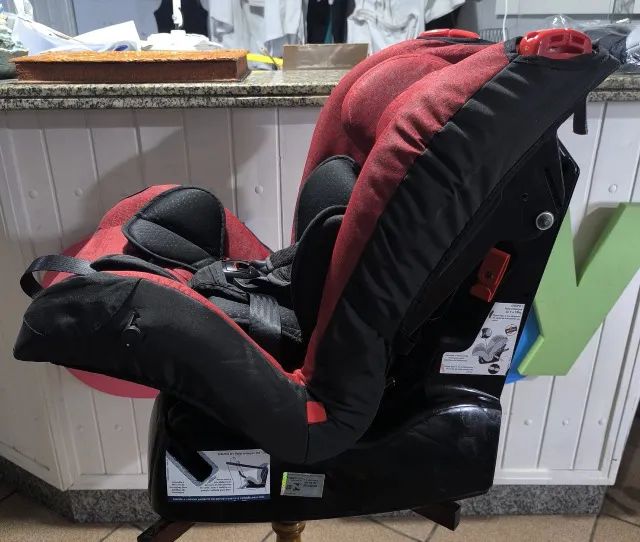 Cadeira Auto Burigotto Evolution Zero a 25kg. Vermelha - Foto 3