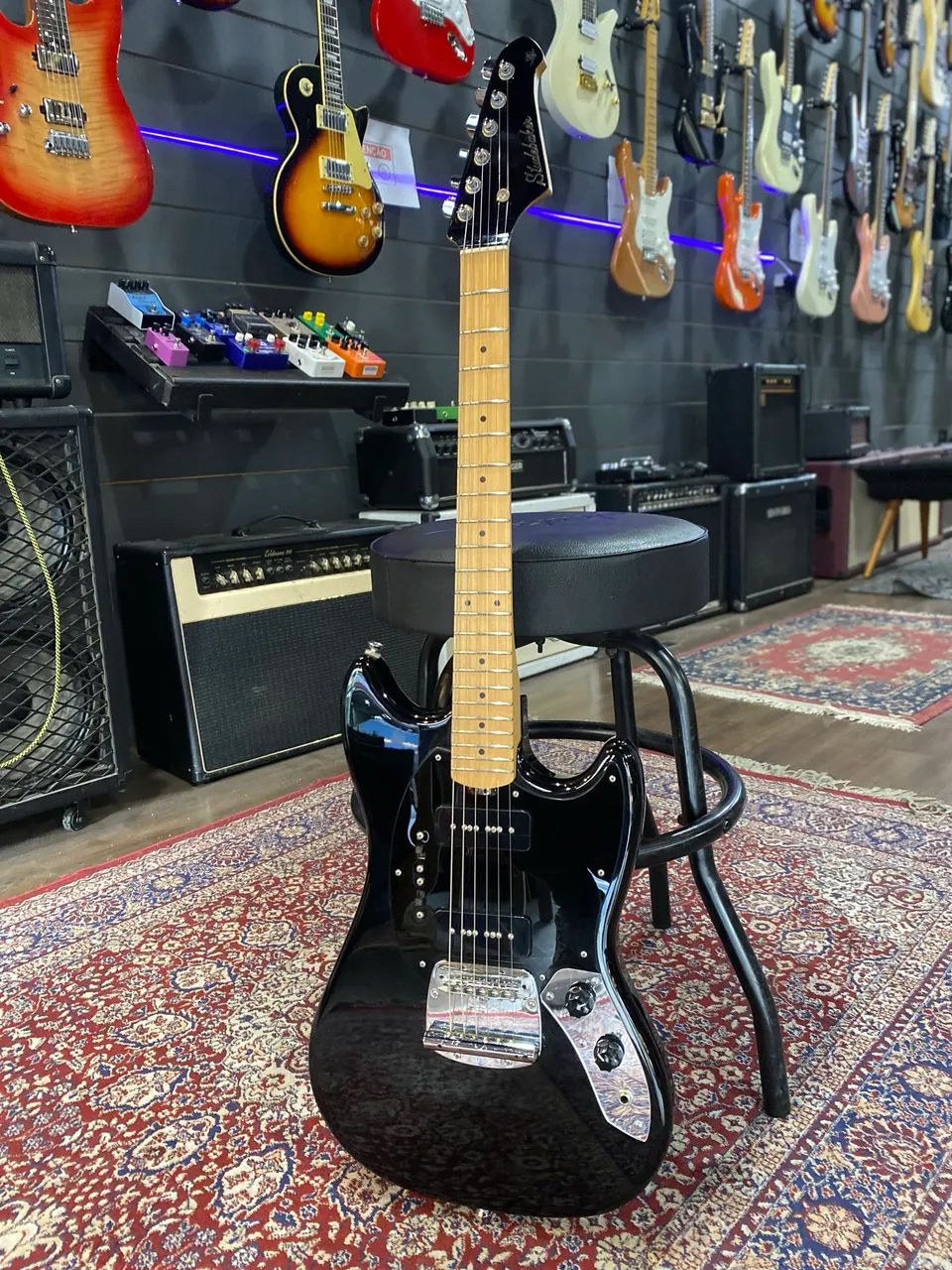 Guitarra Studebaker Mustag usada 