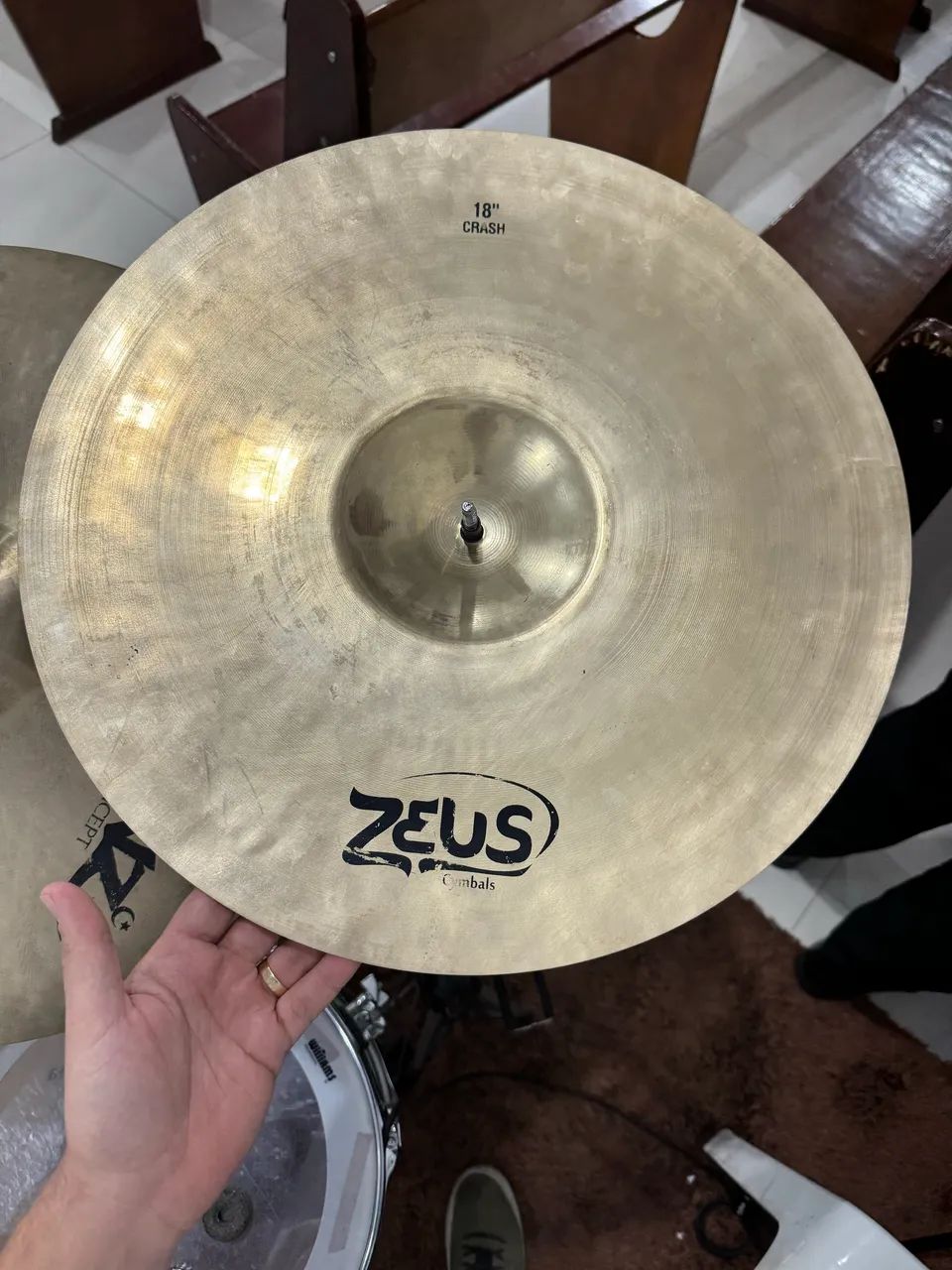 Prato Zeus Hybrid Crash 18 b20 - Instrumentos musicais - Exu