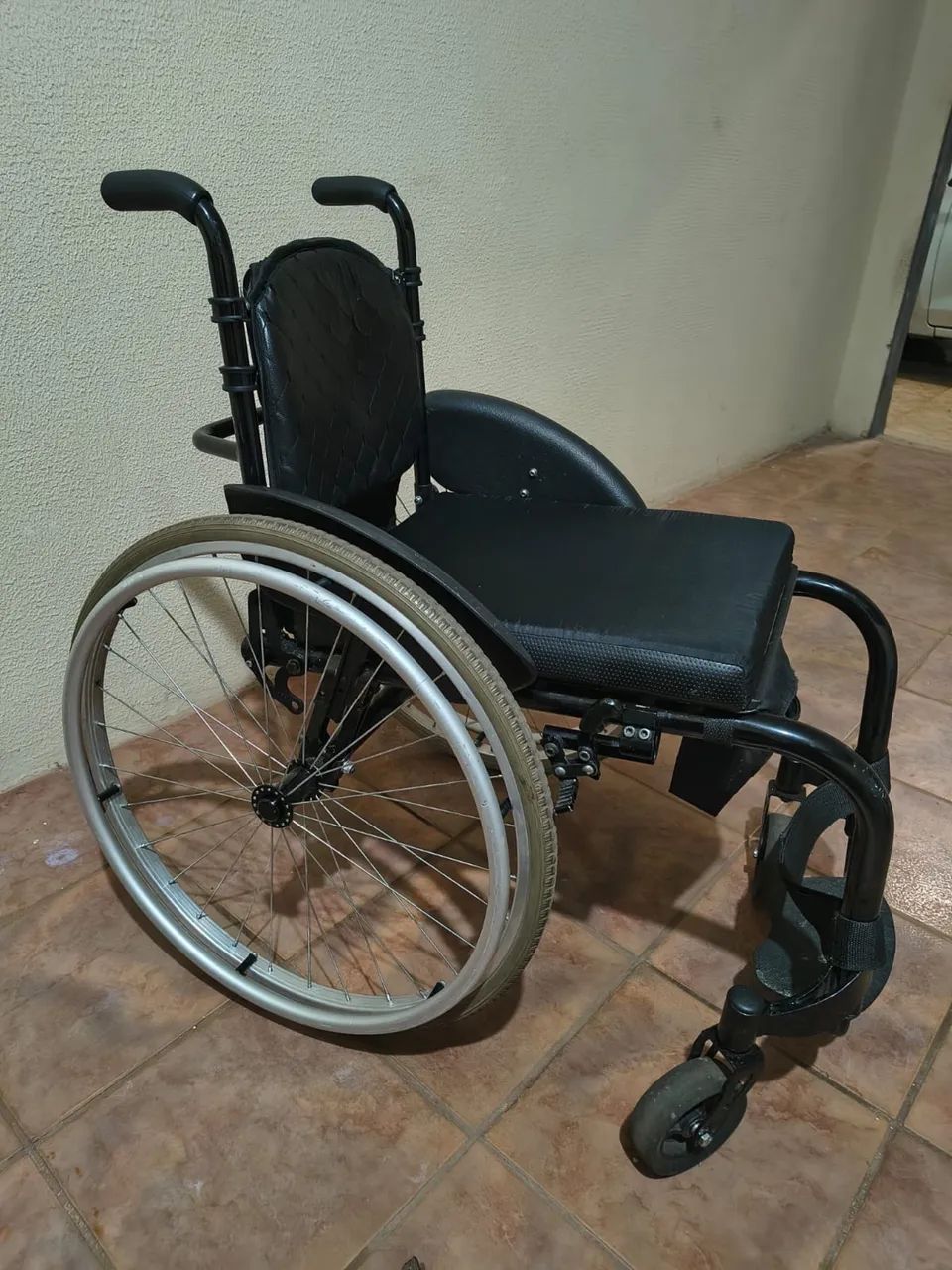 Cadeira de rodas - Foto 5