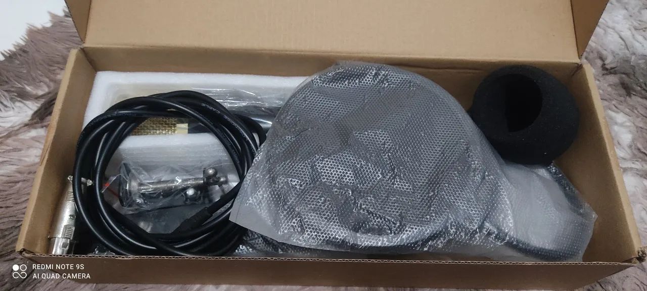 Microfone BM800 + Espuma + Aranha + Cabo P2 + Tripé