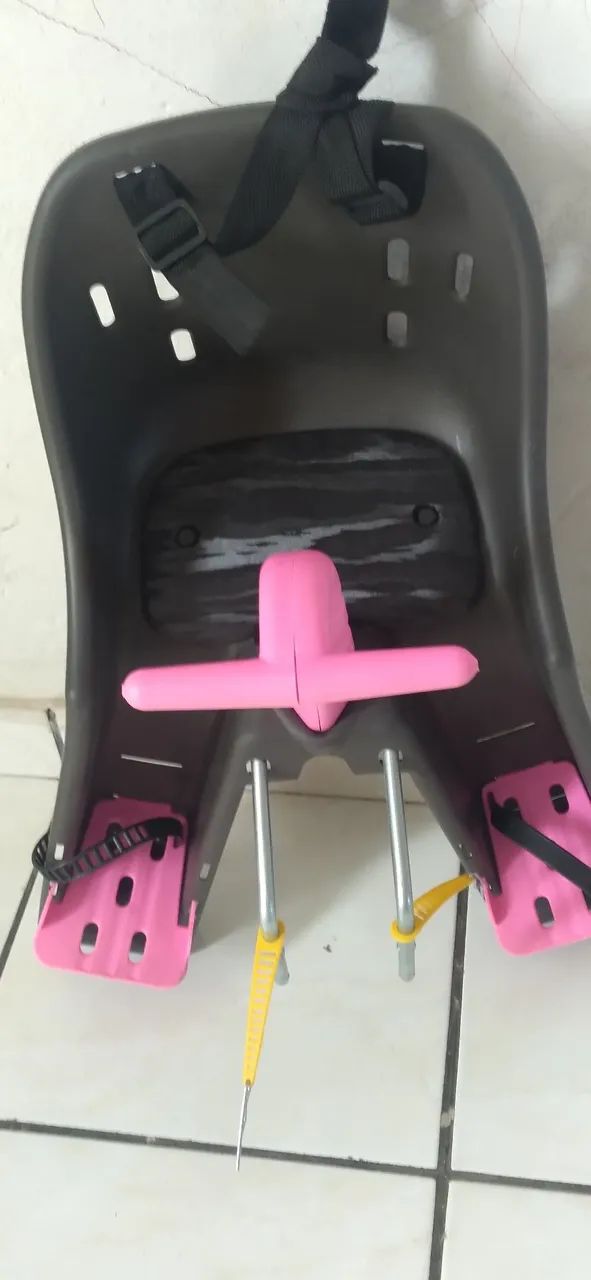 Cadeirinha infantil  menina de bicicleta 