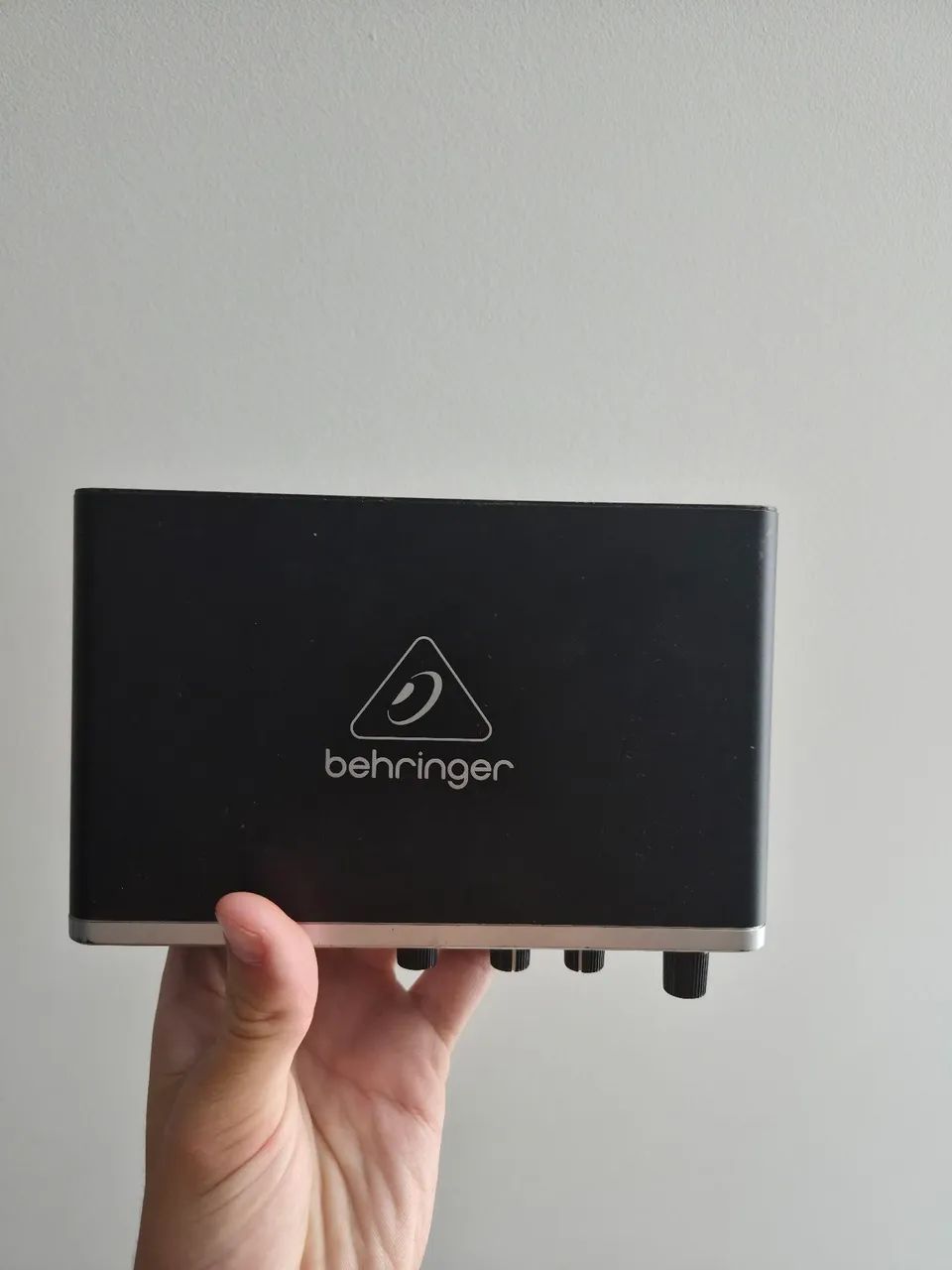 Behringer UMC202HD Audio Interface416602592463431680