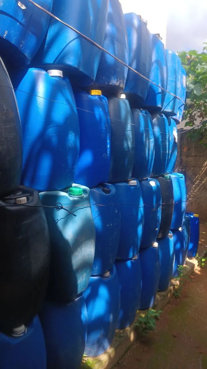 Vendo galões 50lt - Foto 2