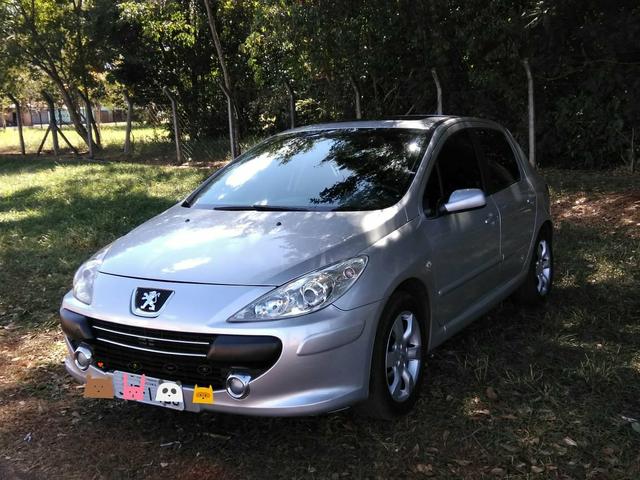 Troco ou vendo Pegeout 307 Presence Hatch - Foto 2
