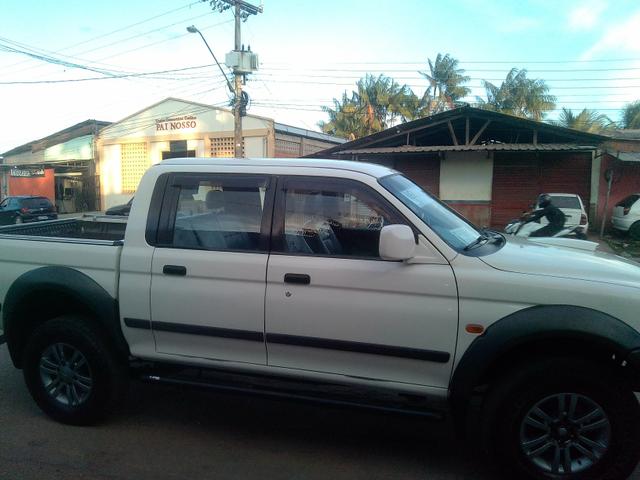 Vendo carro uma L200 a diesel ano 2008 e 2009 - Foto 2