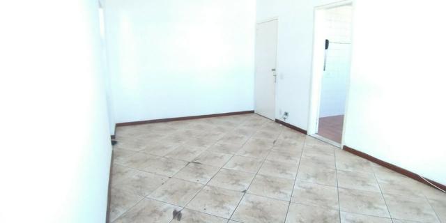 Excelente Apto grande vazio 02Qts com dependência completa garagem elevador Cachambi - Foto 4