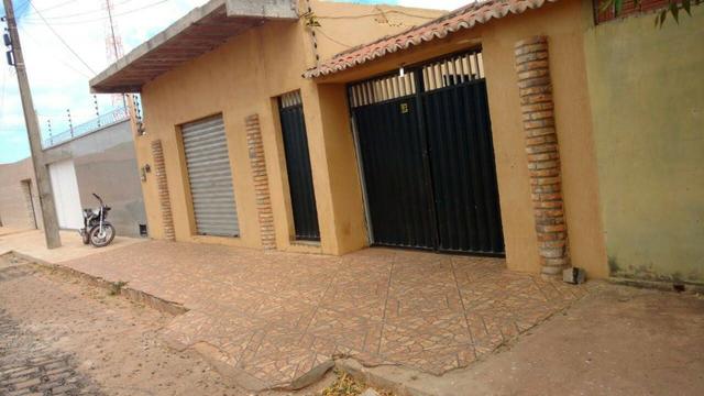 Ótima Casa com piscina e Ponto Comercial
