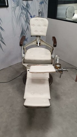 Cadeira de dentista/barbeiro vintage - Foto 2