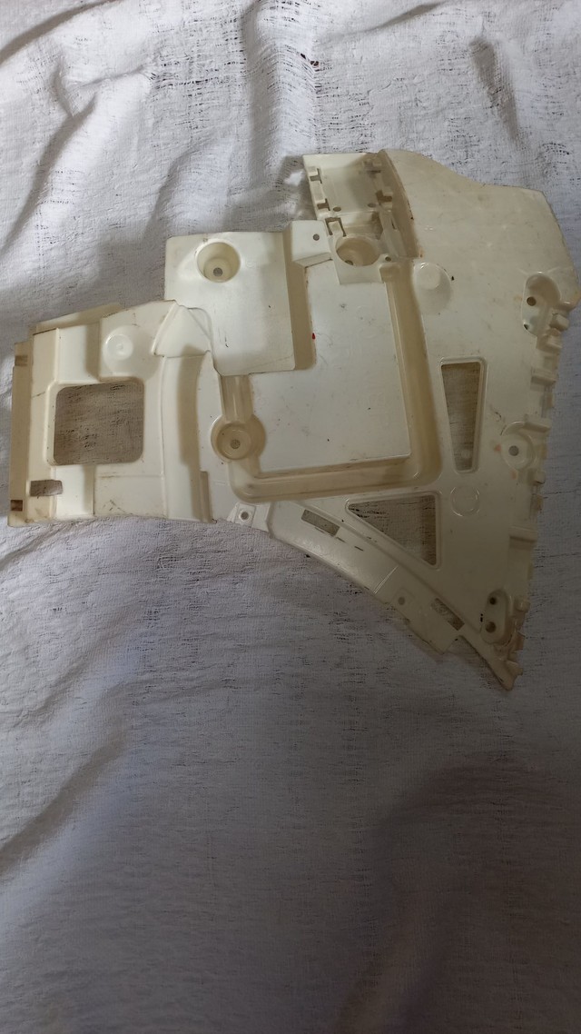 Guia p/choque traseiro Bmw x1