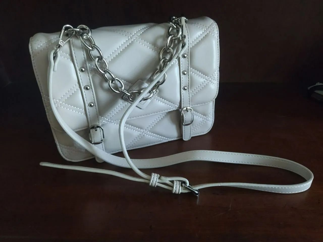 Bolsa semelhante à couro