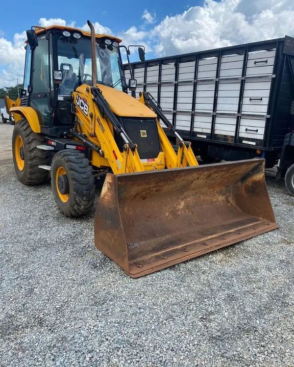 Retroescavadeira JCB  - Foto 4