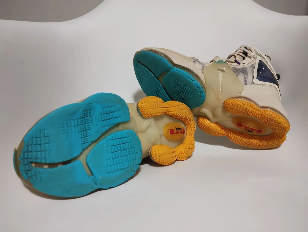 LeBron XIX / LeBron 19 - Foto 5