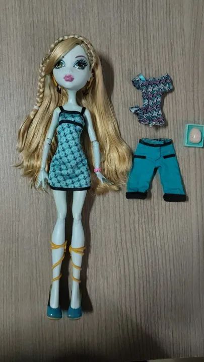 Monster High Classroom cheapest Mad Science Lagoona Blue