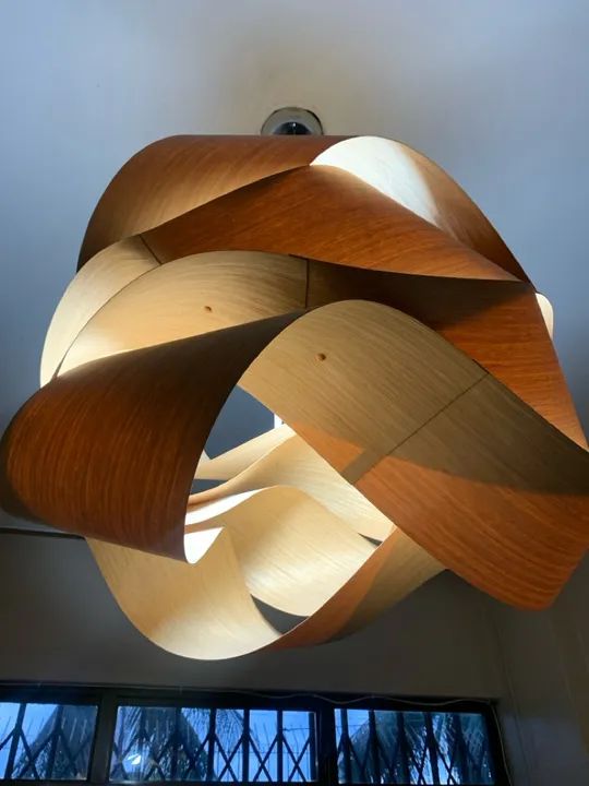 Lustre Moderno de Madeira em Formato de Ondas - Foto 3