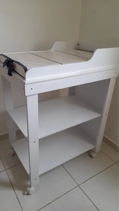 Trocador de bebê com rodinhas