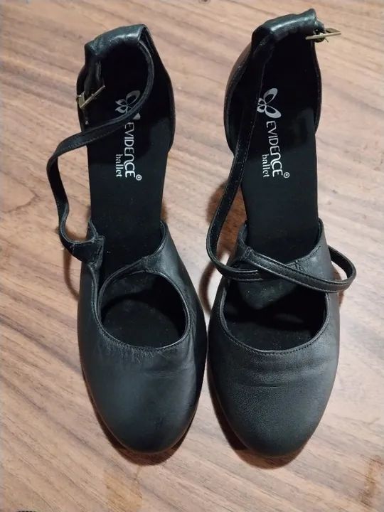 Sapato de dança com tiras Cruzadas