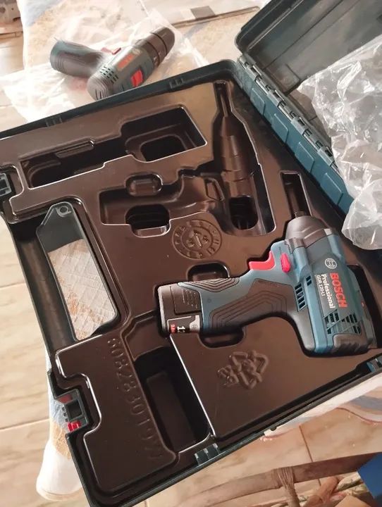 Kit parafusadeira+chave de impacto 12V Bosch  - Foto 2