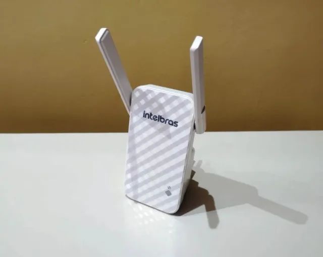  Repetidor Wi-fi IWE 3001 Intelbras Branco - Bivolt