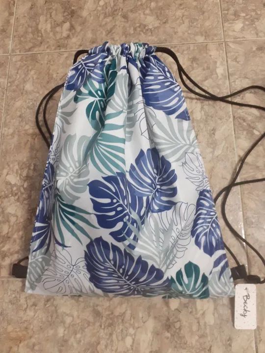 Bolsa saco sintético com estampa floral - Foto 5