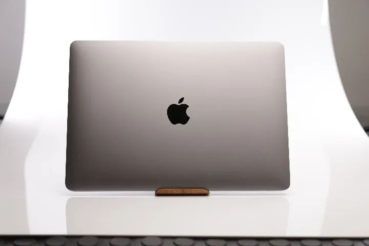 MacBook Air 13 Retina 2018 1,6 Ghz i5 16GB Ram 250GB SSD