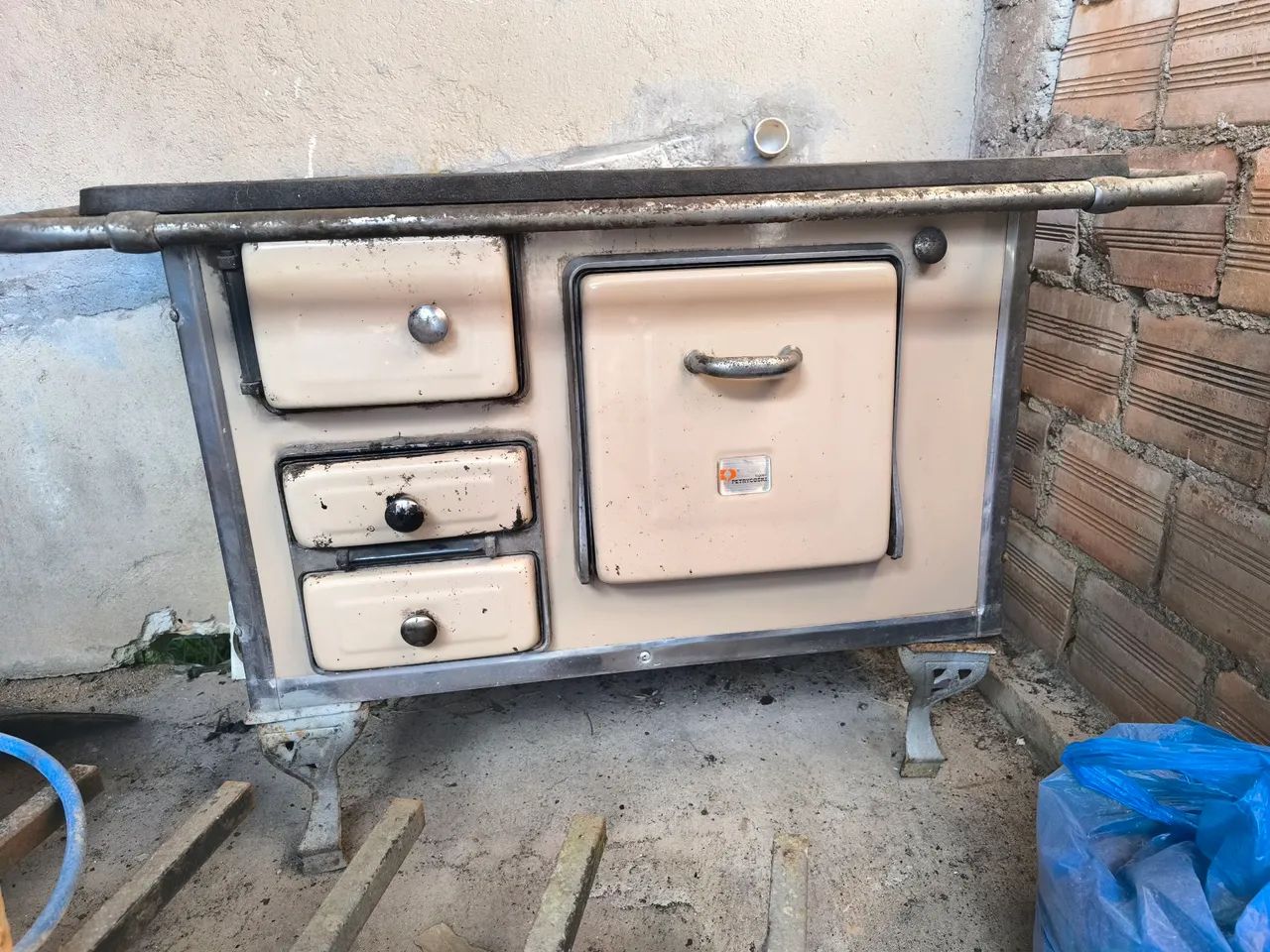 Fogão a Lenha Antigo - Foto 2