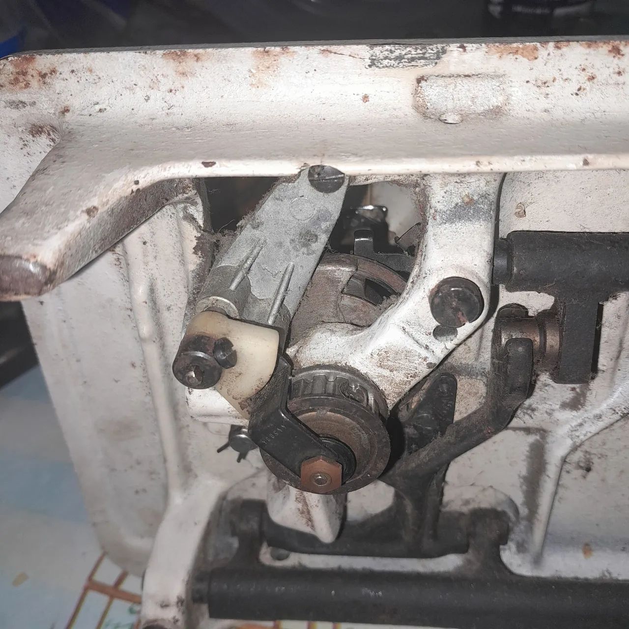 SINGER BOBINA MÁGICA PRA RETIRAR PEÇAS OU CONCERTAR 200 REAIS  - Foto 5