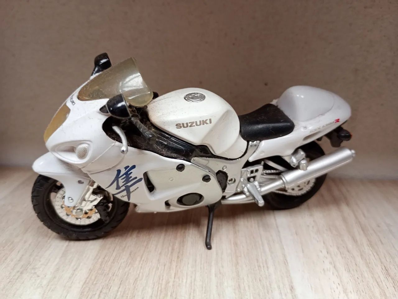 Hayabusa Miniatura de Moto Suzuki Hayabusa - Foto 3