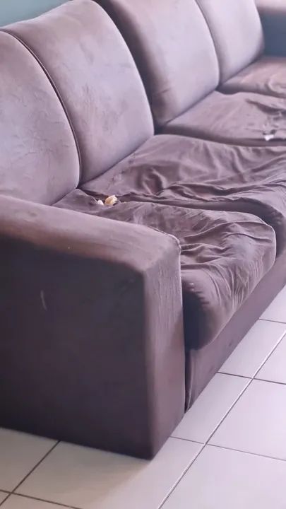 Sofá  4 Lugares retrátil. Usado
