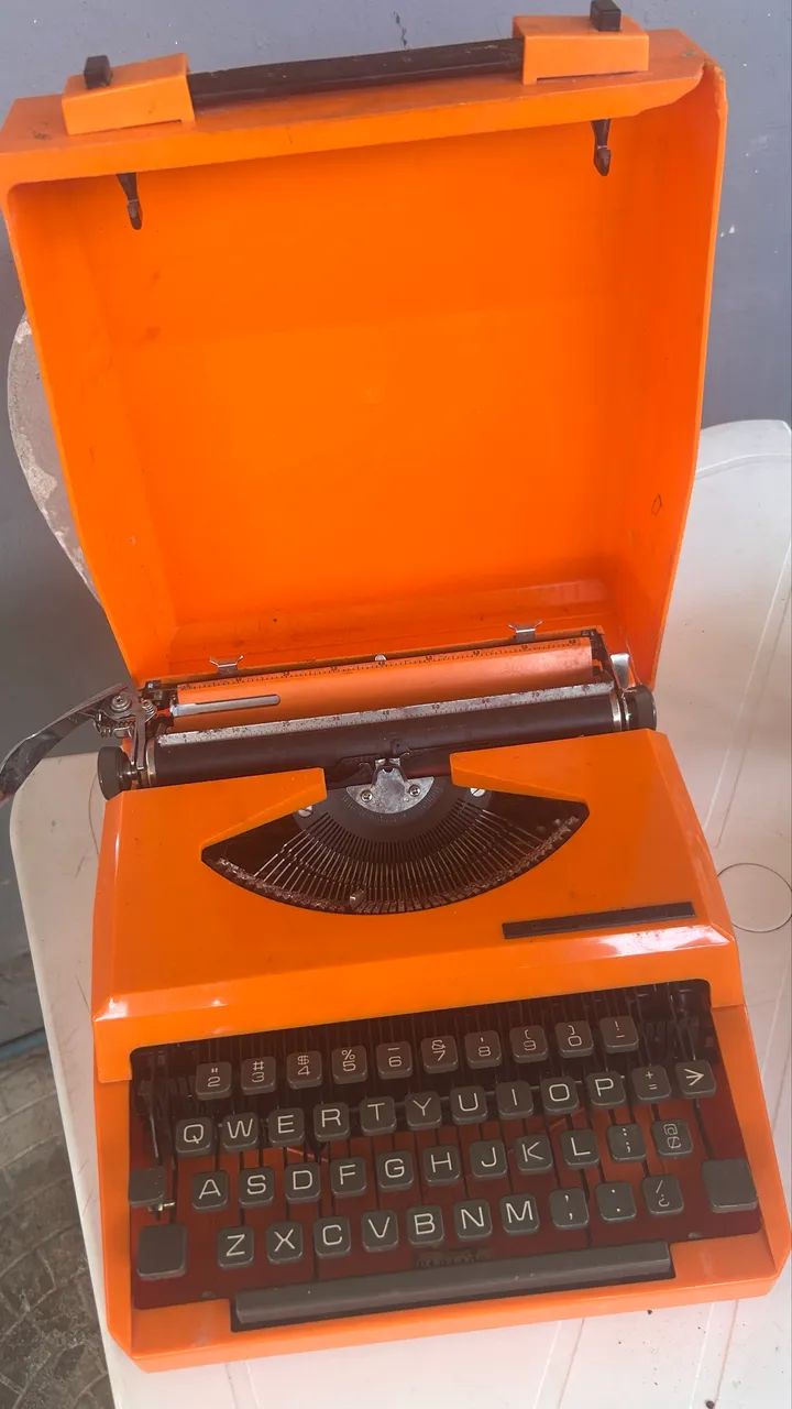 Typewriter65049005143298120