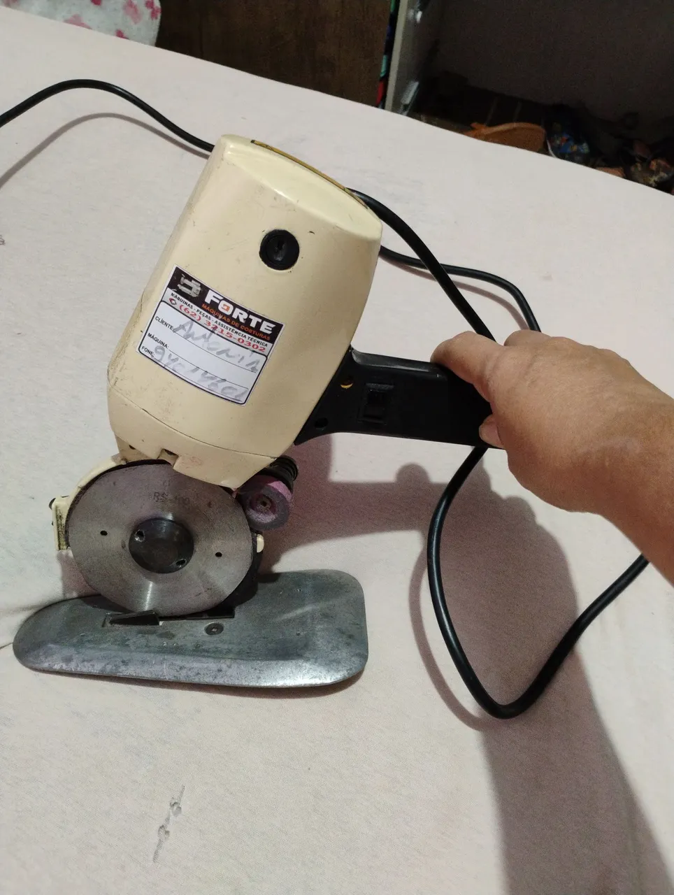 Vendo essa máquina de corta tecido R$ 250
